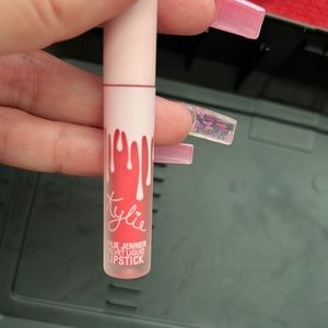 New Kylie velvet liquid lipstick *Party Girl*